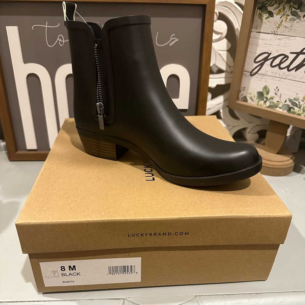 Lucky Brand rain boot